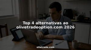 Homem analisa e compara diferentes plataformas de investimento sentado à mesa de casa